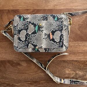 Madewell Transport Camera Bag (Snakeskin Print, Leather)